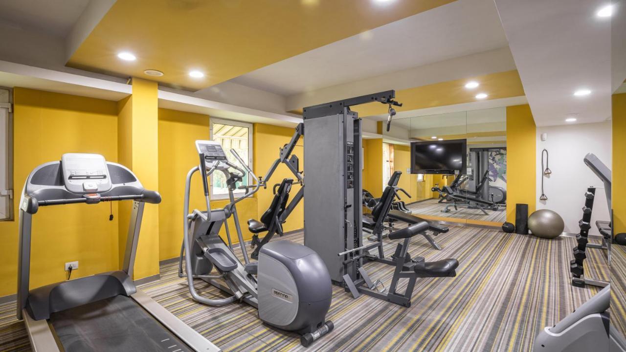 Ibis Gurgaon Golf Course Road - An Accor Brand Hotel Eksteriør billede