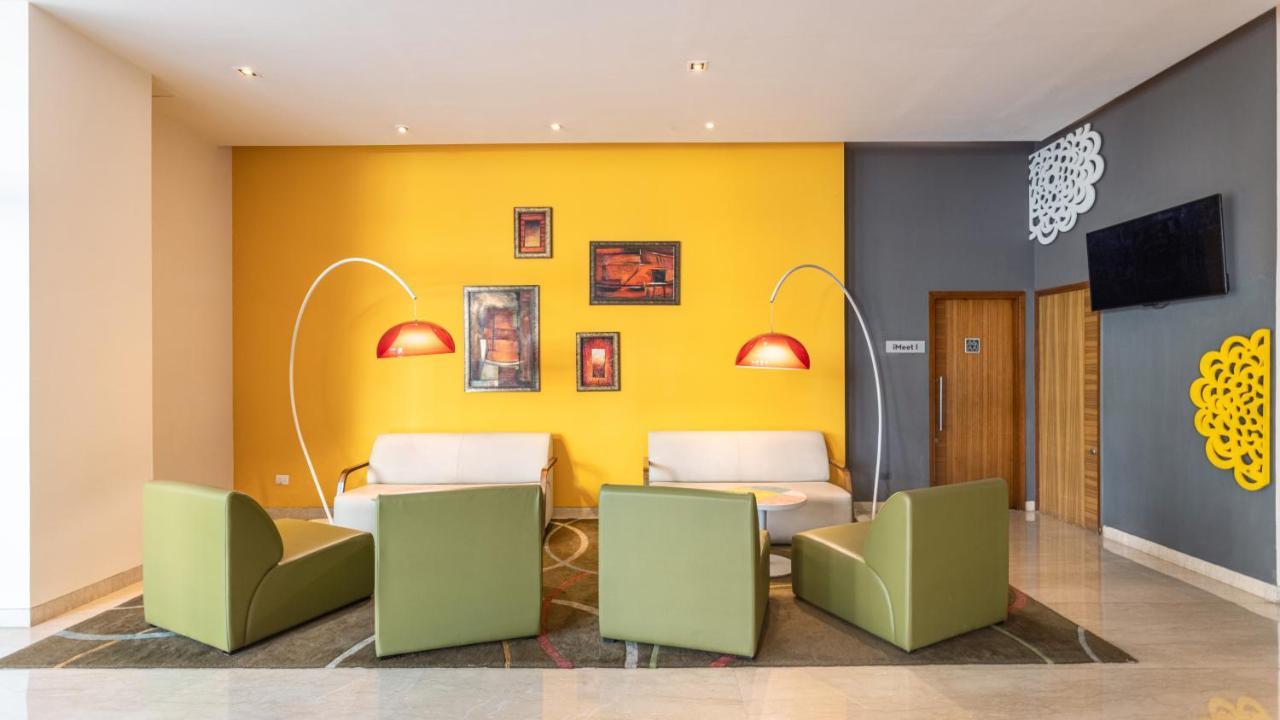 Ibis Gurgaon Golf Course Road - An Accor Brand Hotel Eksteriør billede