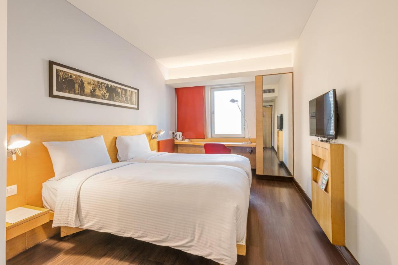 Ibis Gurgaon Golf Course Road - An Accor Brand Hotel Eksteriør billede