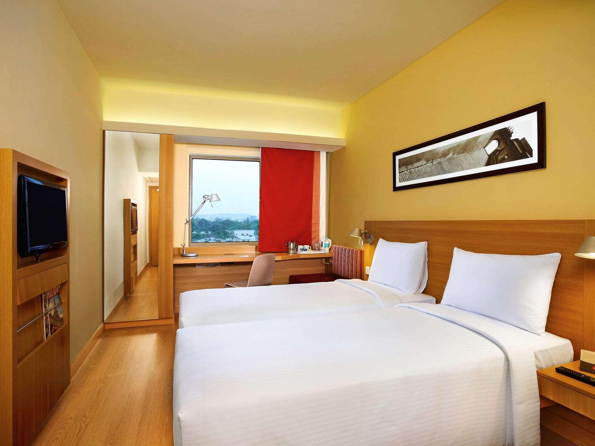 Ibis Gurgaon Golf Course Road - An Accor Brand Hotel Eksteriør billede