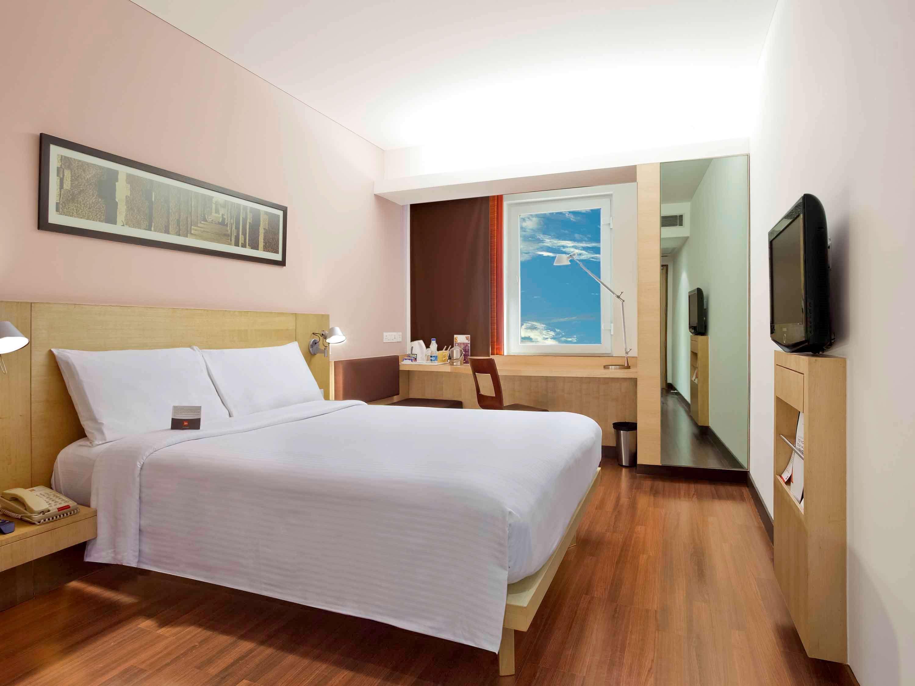 Ibis Gurgaon Golf Course Road - An Accor Brand Hotel Eksteriør billede